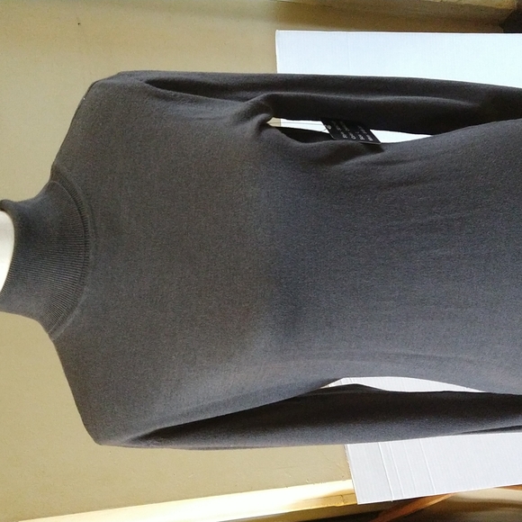 NWT. Charcoal gray turtleneck made by select + trend. - Picture 5 of 7
